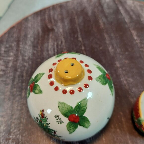 Spode Christmas Tree Figural Salt & Pepper Shakers 2.5" Ceramic Collectible Set - Picture 13 of 15